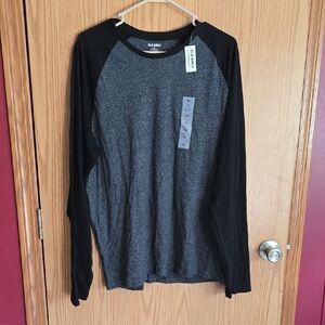 Old Navy Men's Charcoal and Black Long Sleeve Tee